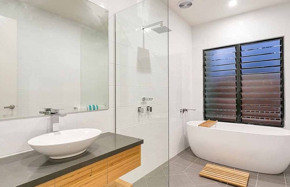 A Guide to Picking the Right Shower Screens for Your Bathroom