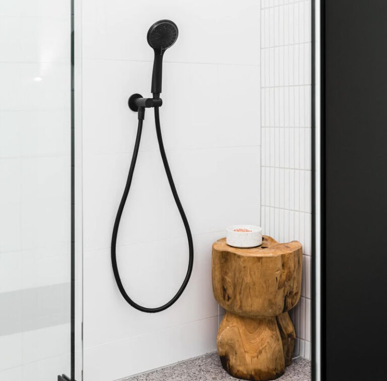 Round Shower On Swivel Bracket