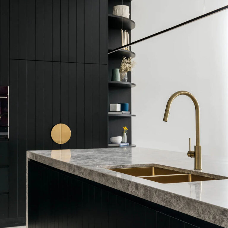 Round Piccola Pull Out Kitchen Mixer Tap