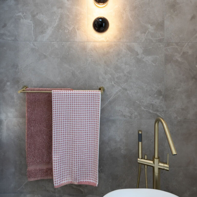 Round Double Towel Rail 600 mm