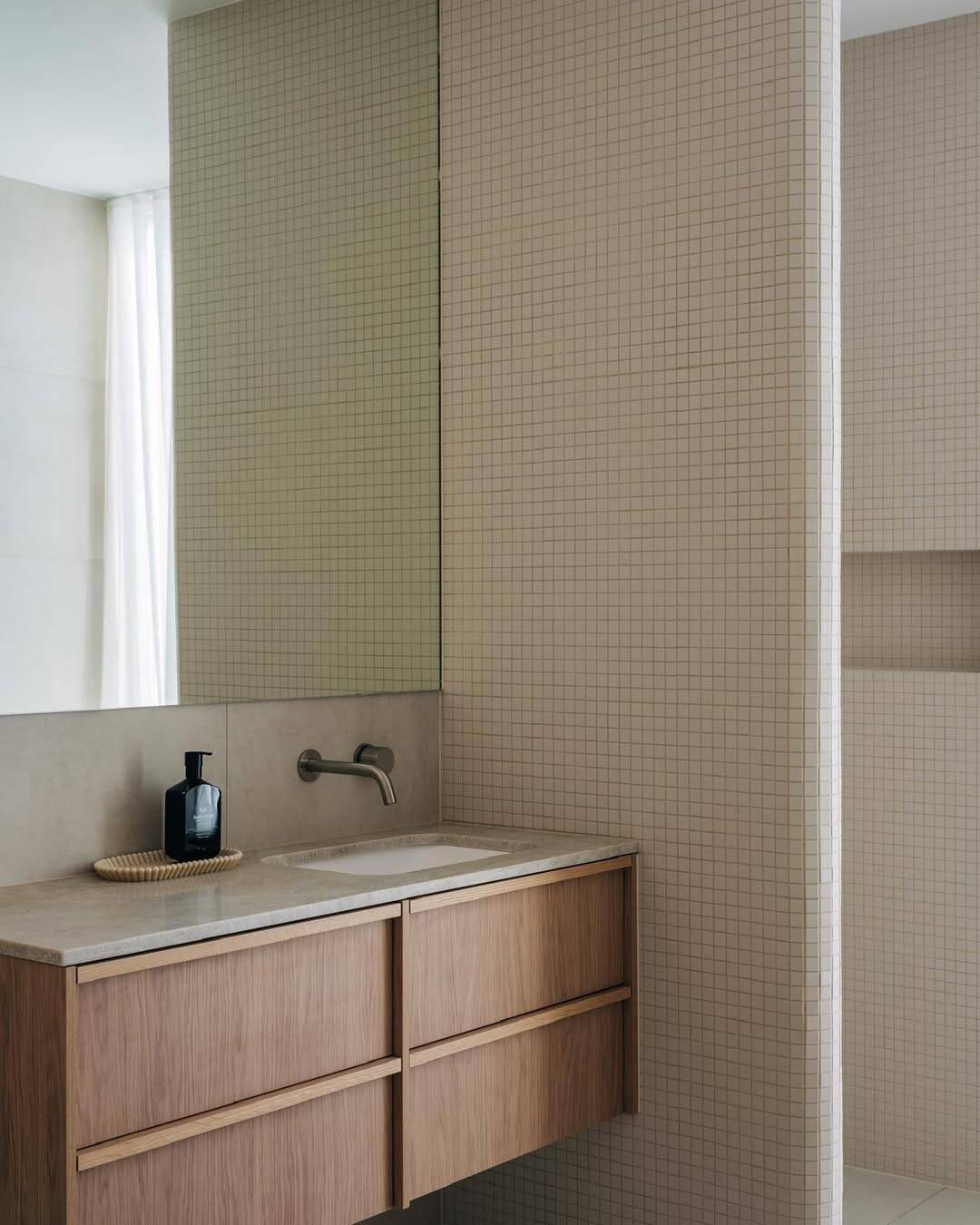 BRIDGES SERIES LIFESTYLE IMAGE