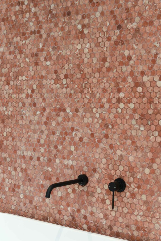 Artemis Rojo Penny Round Marble Mosaic 23x23 mm
